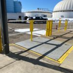 dual cantilever dock lift gate